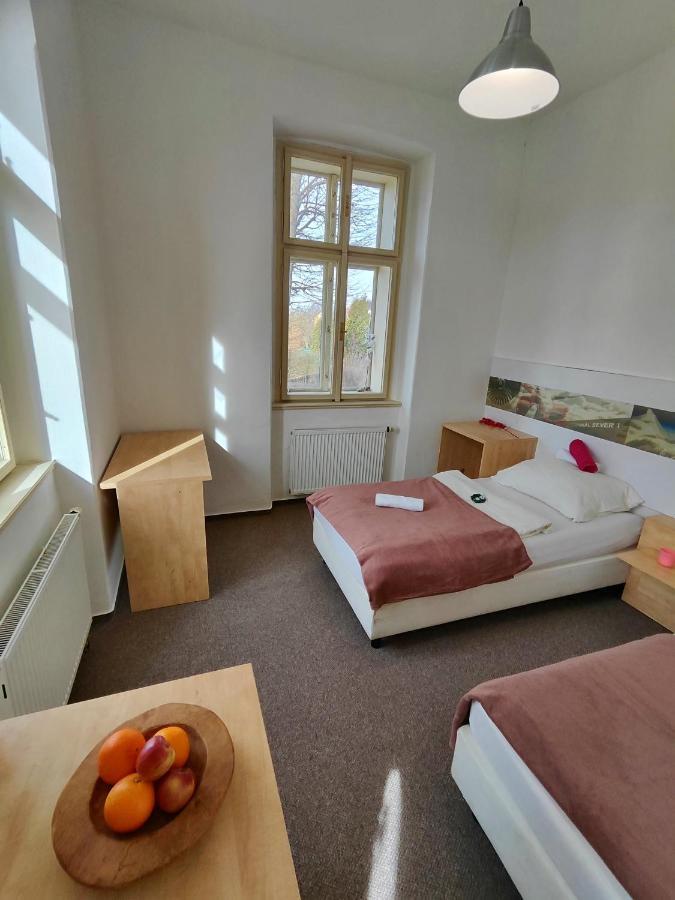 Hotel Stara Skola Mezna Bagian luar foto