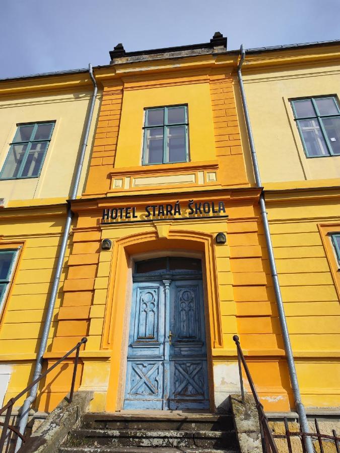Hotel Stara Skola Mezna Bagian luar foto