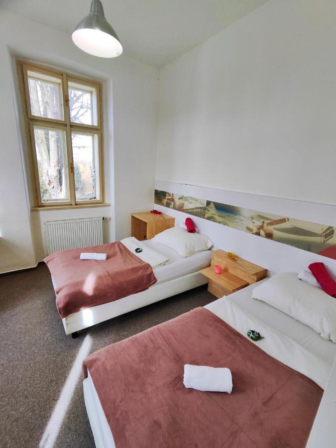 Hotel Stara Skola Mezna Bagian luar foto