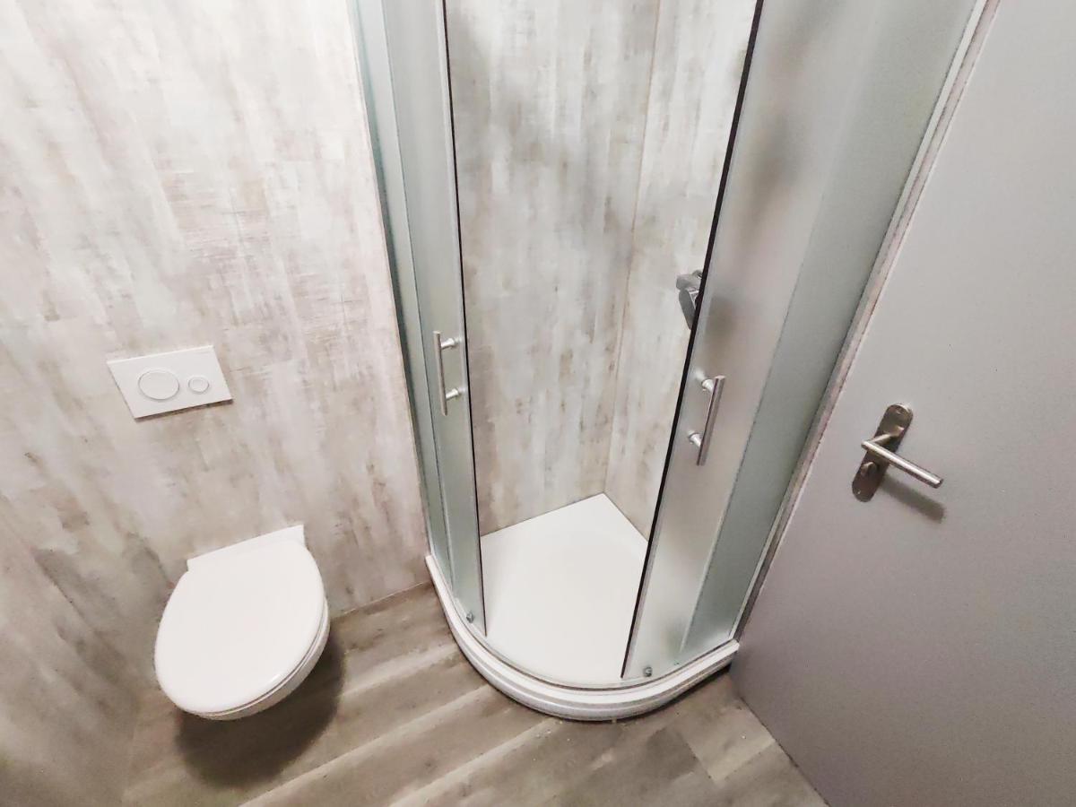 Hotel Stara Skola Mezna Bagian luar foto