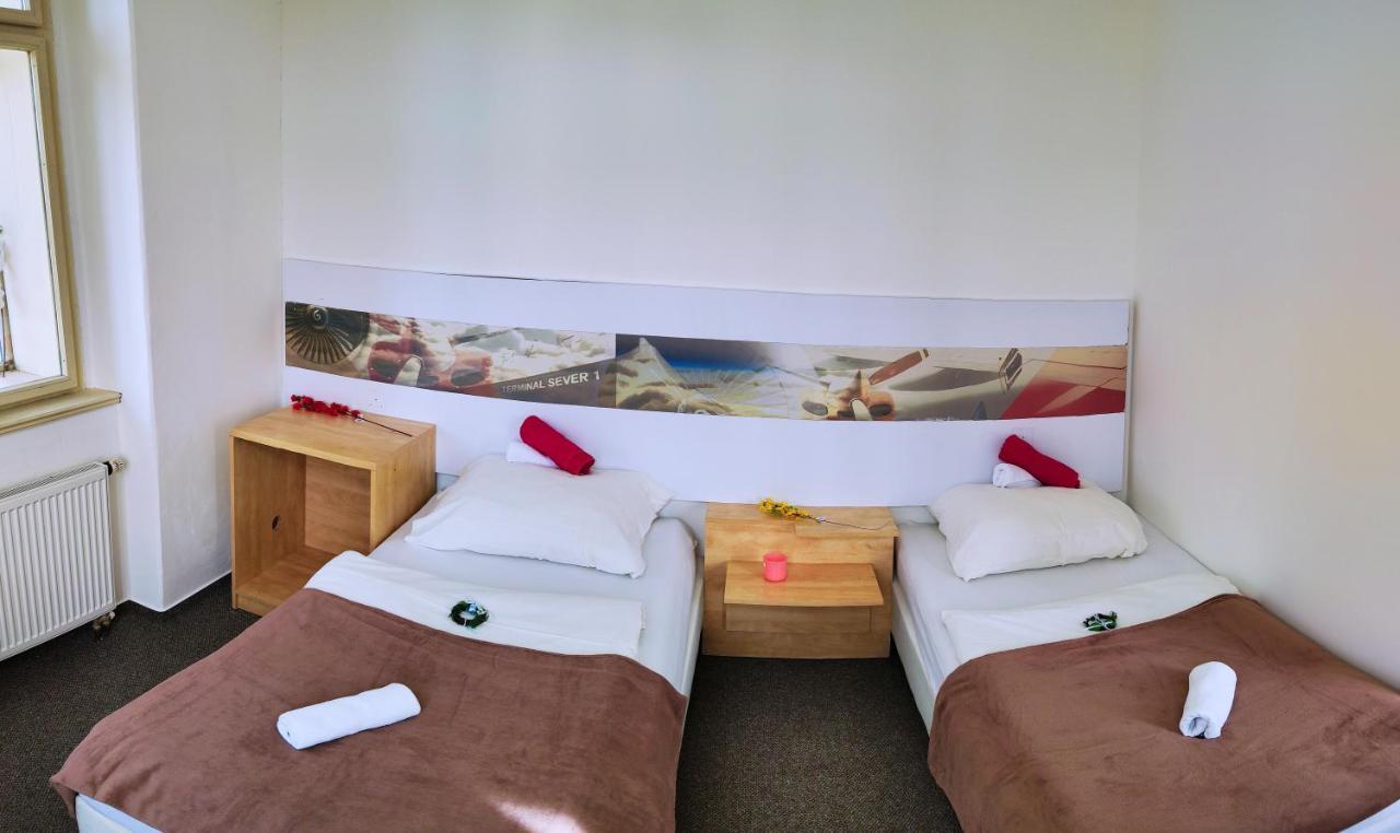 Hotel Stara Skola Mezna Bagian luar foto