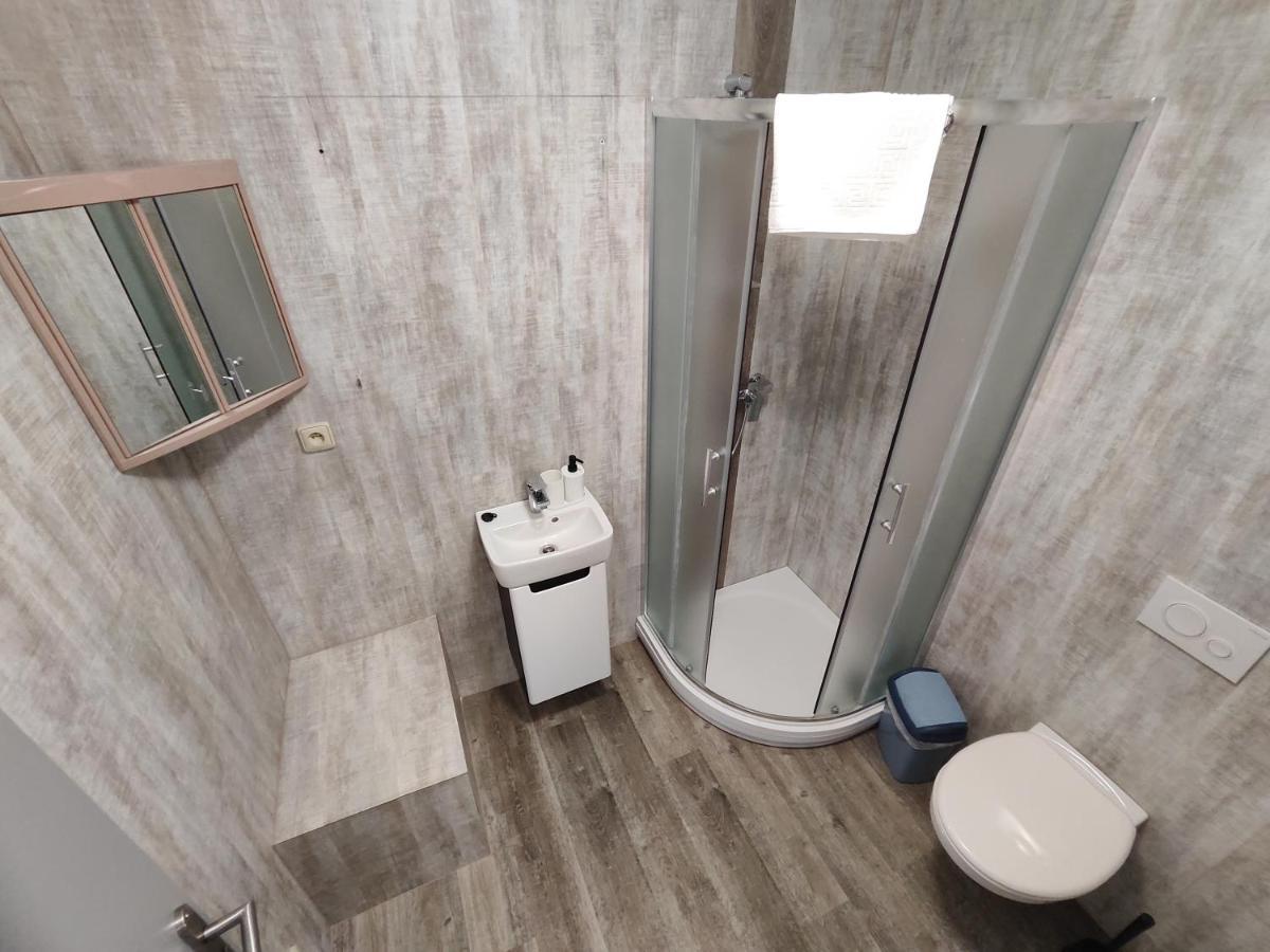 Hotel Stara Skola Mezna Bagian luar foto