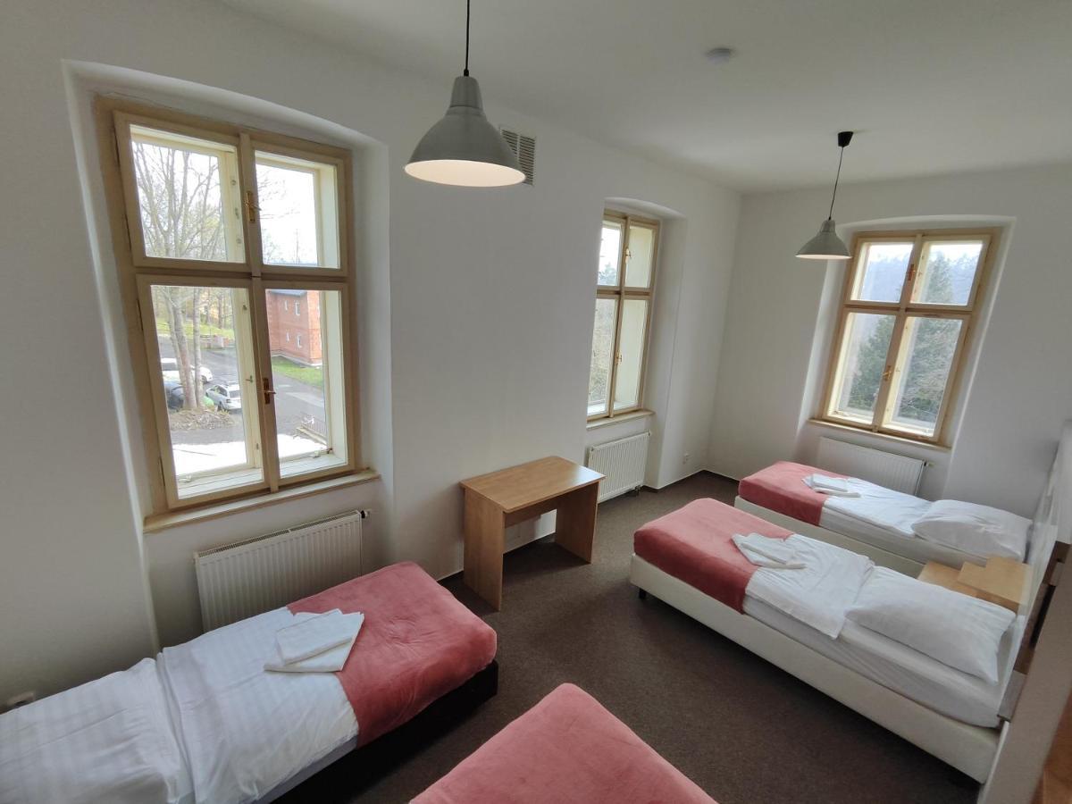 Hotel Stara Skola Mezna Bagian luar foto