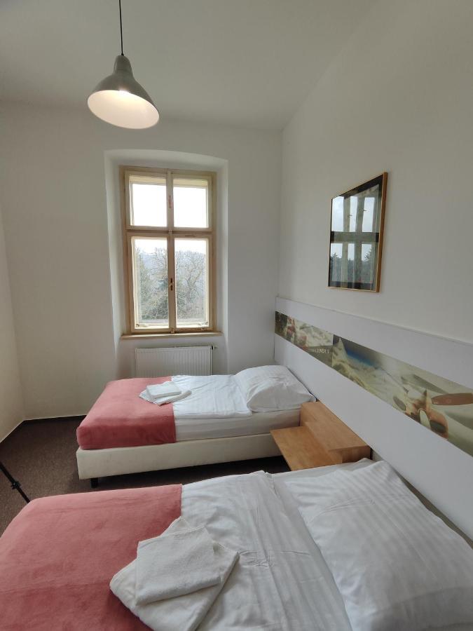 Hotel Stara Skola Mezna Bagian luar foto