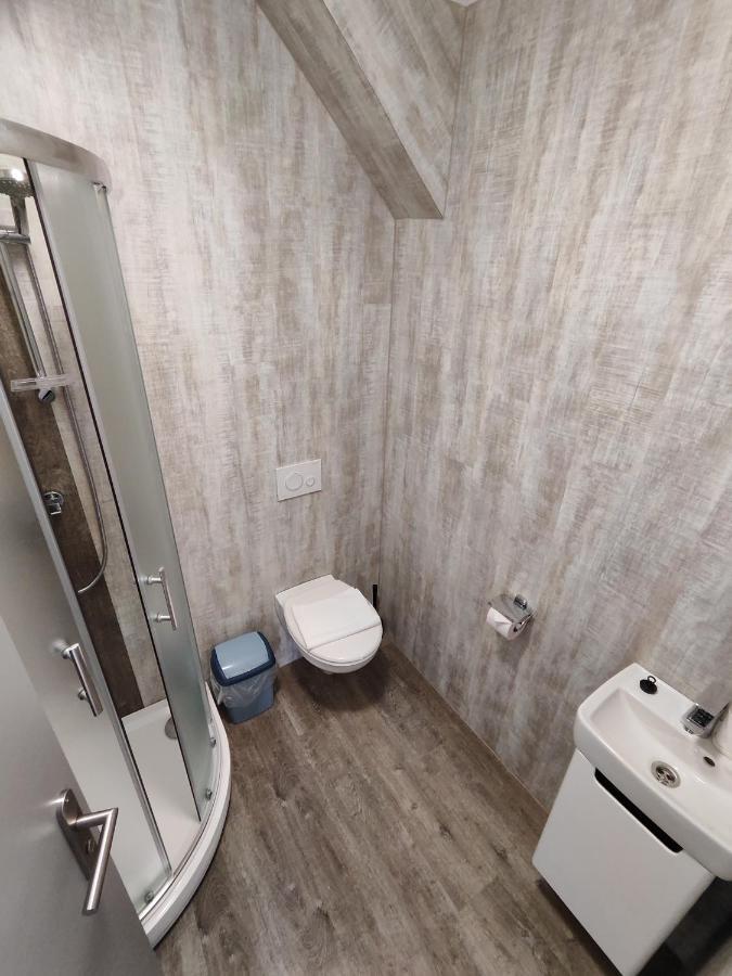 Hotel Stara Skola Mezna Bagian luar foto