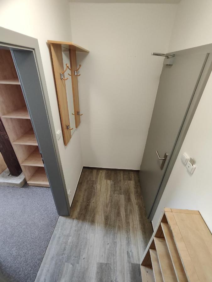 Hotel Stara Skola Mezna Bagian luar foto