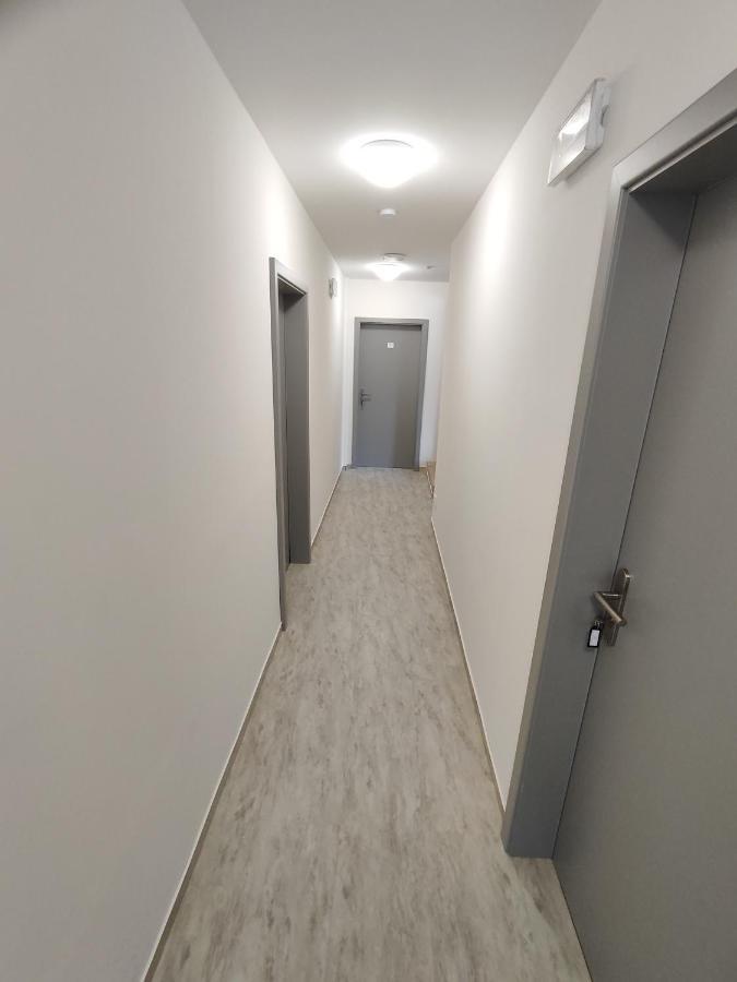 Hotel Stara Skola Mezna Bagian luar foto