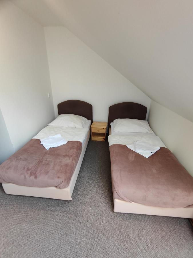 Hotel Stara Skola Mezna Bagian luar foto