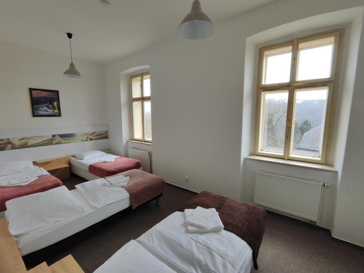 Hotel Stara Skola Mezna Bagian luar foto