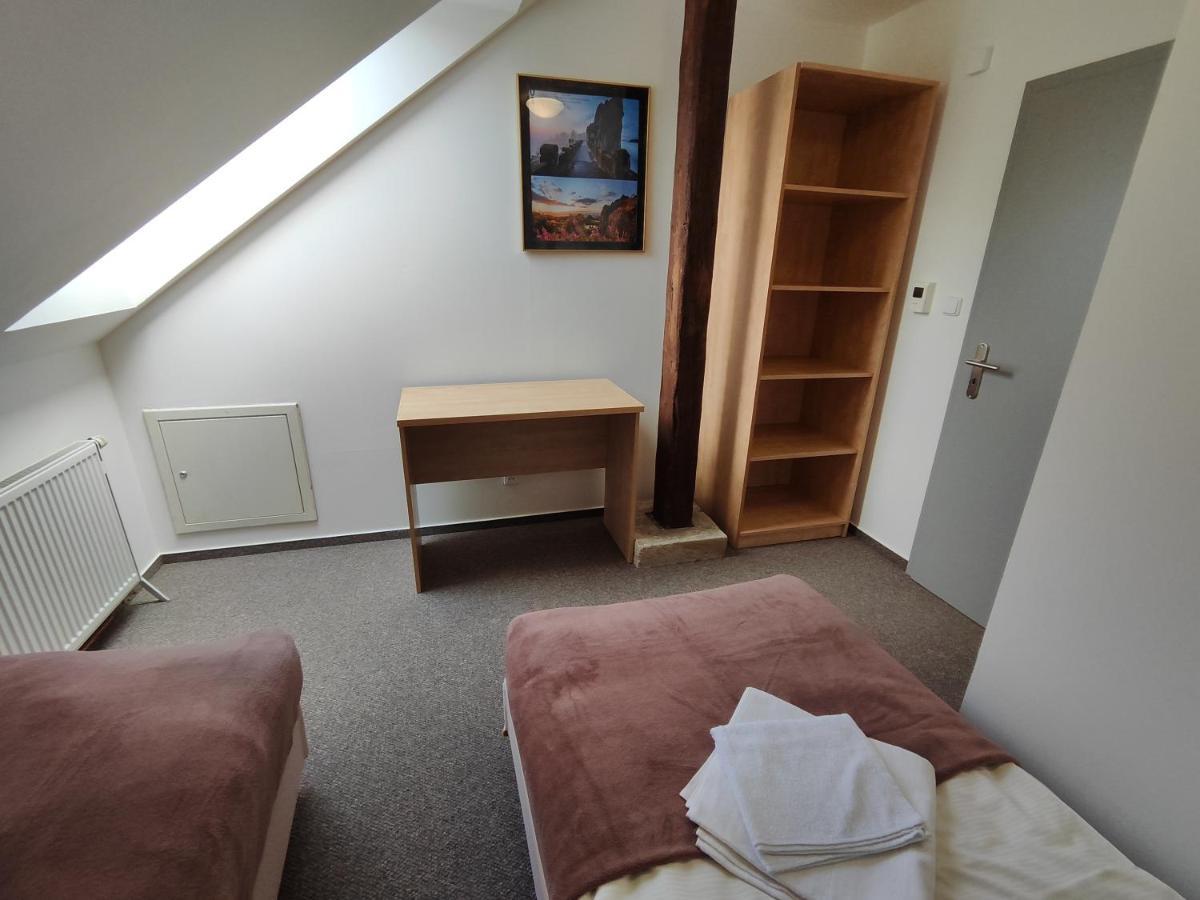 Hotel Stara Skola Mezna Bagian luar foto