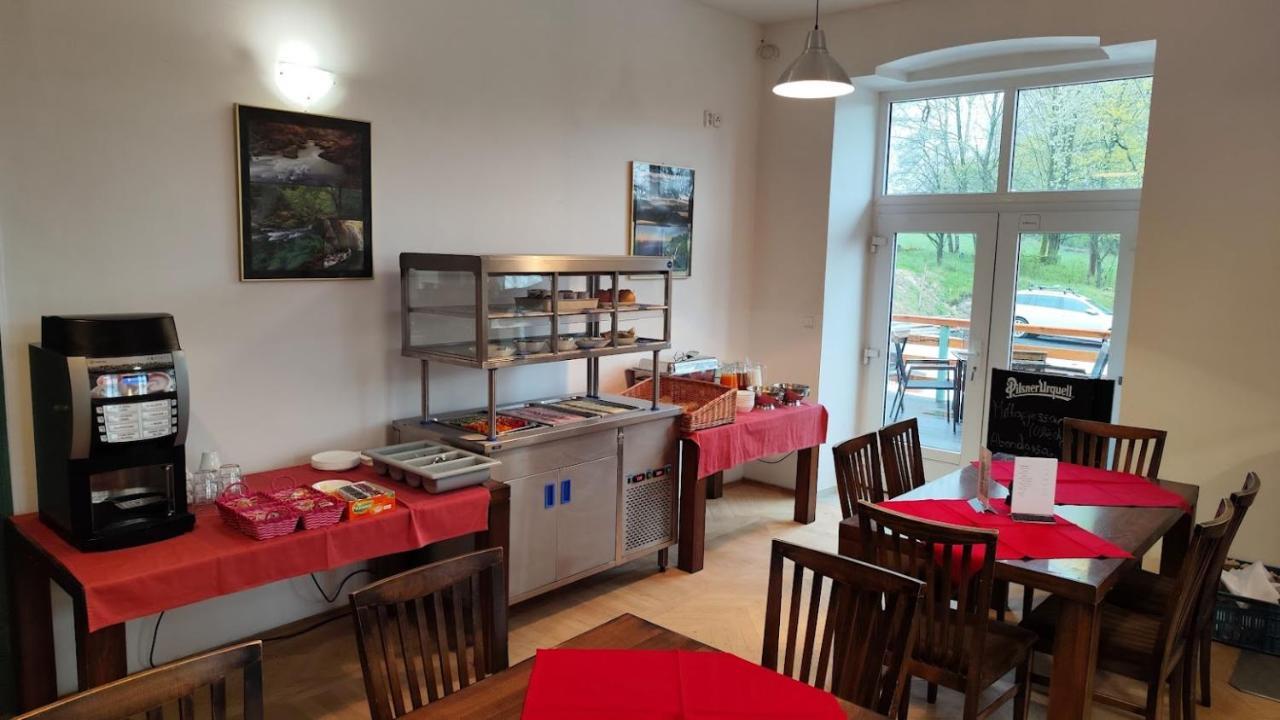 Hotel Stara Skola Mezna Bagian luar foto